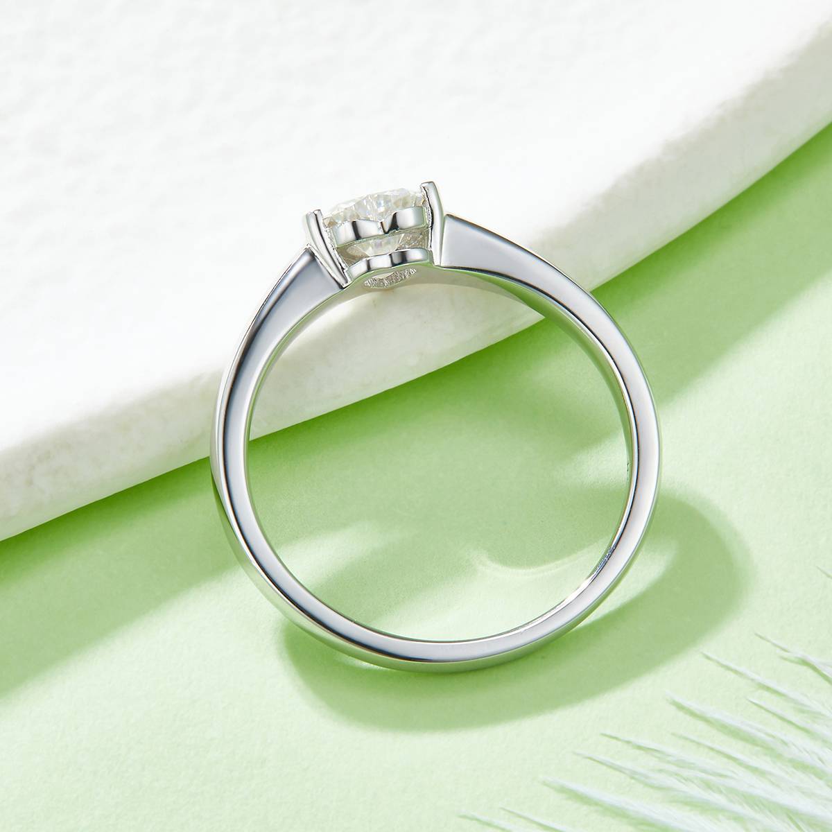 Simplified heart-shaped S925 silver plated platinum moissanite diamond women's ring 0.5 carat D-grade